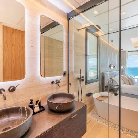 Luxury Front Line Ikkil Bay *