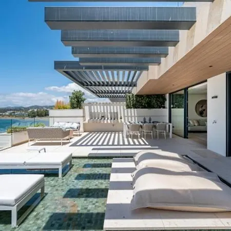 Luxury Front Line Ikkil Bay Apartment