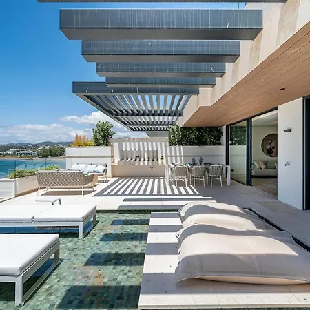 Luxury Front Line Ikkil Bay Apartment Estepona
