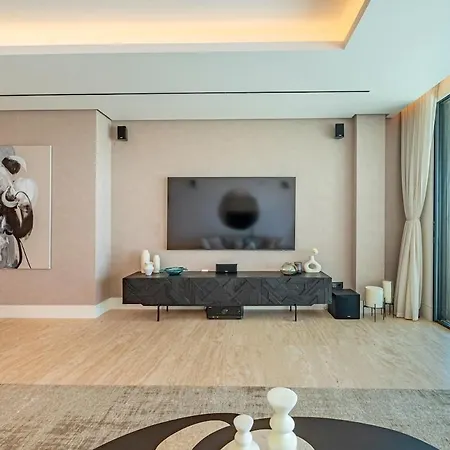Luxury Front Line Ikkil Bay Estepona