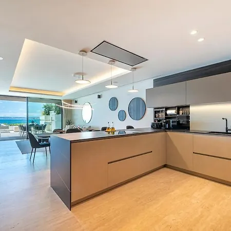 Διαμέρισμα Luxury Front Line Ikkil Bay Εστεπόνα