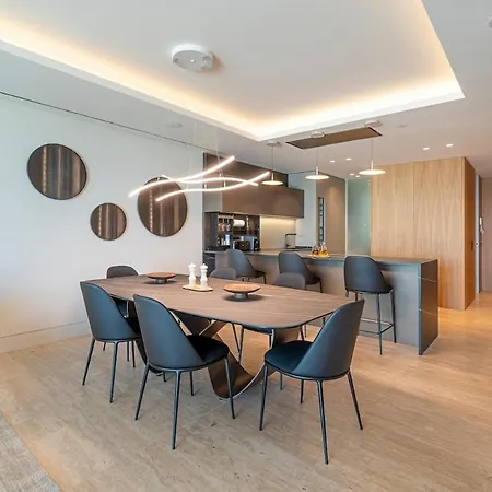 Luxury Front Line Ikkil Bay Apartment Estepona