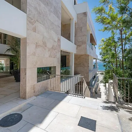 Luxury Front Line Ikkil Bay *