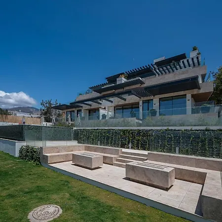 Luxury Front Line Ikkil Bay Apartment