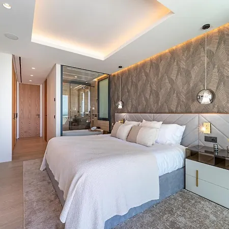 Luxury Front Line Ikkil Bay